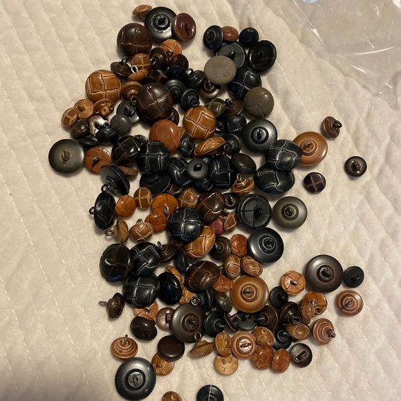 LOT OF MISC VINTAGE FAUX LEATHER SHANK BUTTONS - Picture 5 of 9